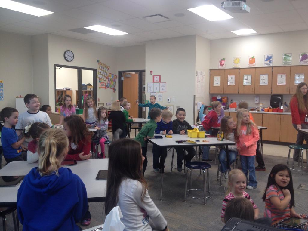 MichelleOReed's tweet image. Did I get it right? Kinder kahoot w/beginning sounds. @GetKahoot @armstrongacad #edtechcontest