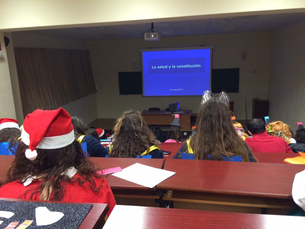 M0niKcg's tweet photo. Última clase de la carrera! El principio del fin :D @Elenitaper @RaquelPulidoE @EvaEviiita @MartaaSoto @Charly_Summer http://t.co/AnaYs0xR9M