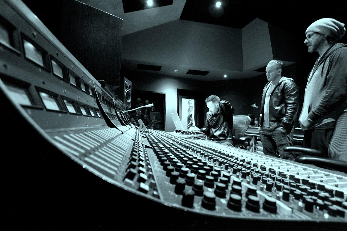 StephenALeeds's tweet photo. @Souleye @crusheffect I was honored to watch the genius at work today #amazingmusic #recordingstudios #souleye http://t.co/lMKSHCSghO