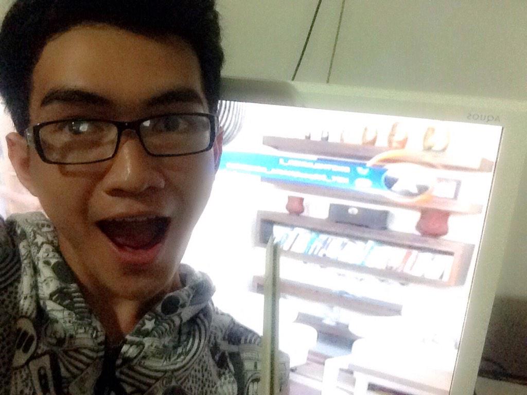 HesMandala's tweet photo. @netmediatama #NETMILIUNER_2 LOL lollll etdah mas adi banyak banget punya alasan😅! clue 'A' http://t.co/gAO0Vbjyd2