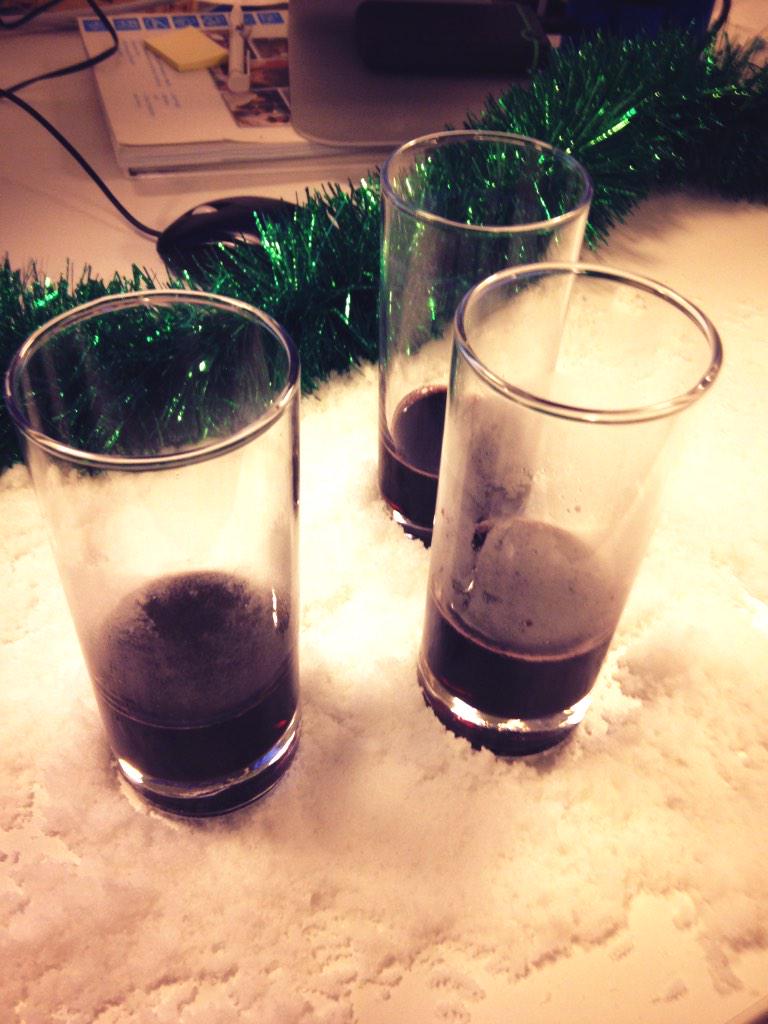 ChaletNumerique's tweet photo. .. to get to the booze.. http://t.co/6yLYtDOkk8