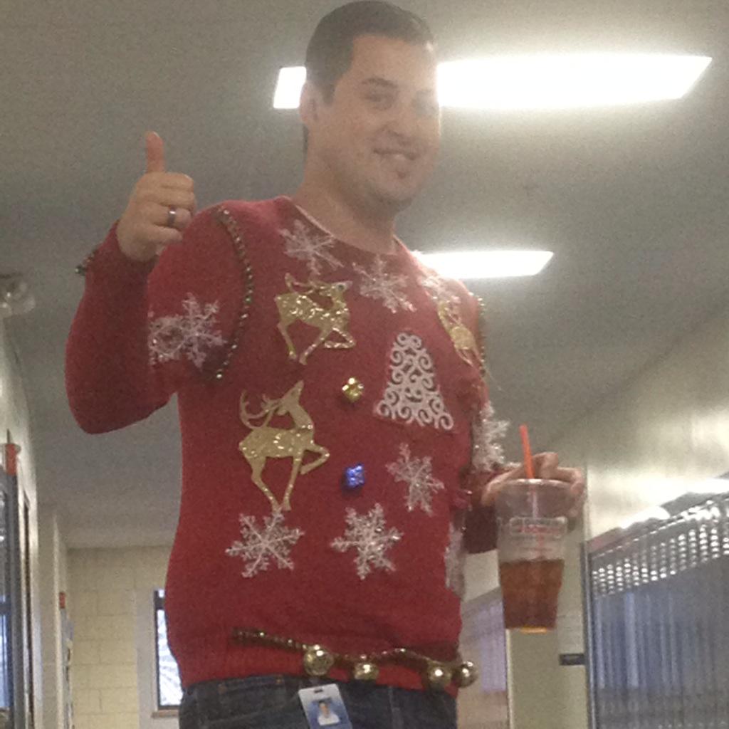 LilTof6's tweet photo. Can here his sleigh bells a mile away #profeproblems http://t.co/MYfyvfClAA