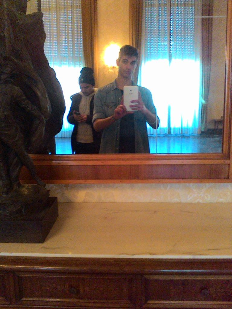 SamyC.Conte.Formichi tweet media