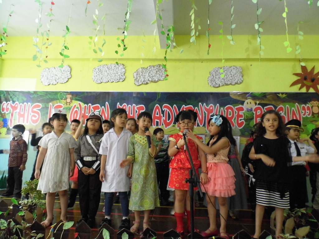 sis_plm's tweet photo. #primary1 #primary2 #singing #roleplaying #littleredridinghood #fairy #pupils #sispalembang http://t.co/sYDKCaBQyI