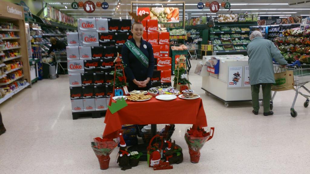 #Santa'slittlehelperdunmow @ssGroup23 <a href="/chrisphillips27/">chris phillips</a> <a href="/TJ_Hgt/">Tony Hoggett</a> <a href="/TescoGDunmow/">Tesco Great Dunmow</a> #yam