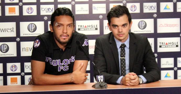 ToulouseFC's tweet photo. A 12h30, suivez le Live Tweet de la #ConférenceDePresse de #TFCEAG, avec @abelaguilart: http://t.co/f68SPRvwiz http://t.co/bNwW7SX3vq