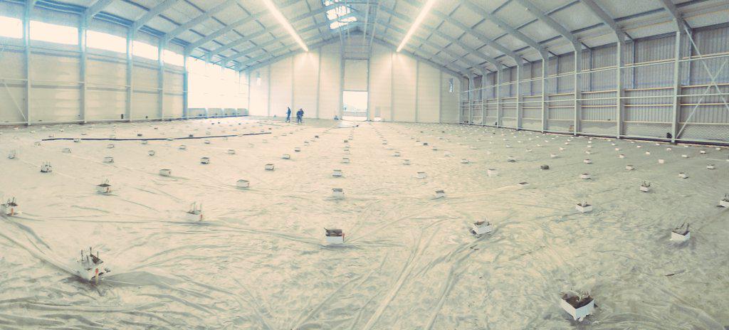 Dak zit erop en gevels zijn dicht. Beton kan erin.