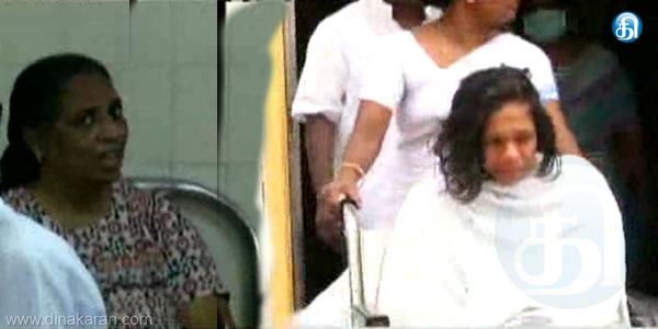 DinakaranNews's tweet image. அரவிந்தர் ஆசிரமம் மீது புகார் கூறிய பெண் பலாத்காரம்
 goo.gl/HWTkJy