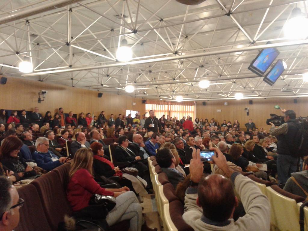AecpCadiz's tweet photo. Hemos conseguido que Macías, uno de los implicados en las #Tarjetasblackuca, de la cara... ¿y el resto? http://t.co/yMIWzQMVws