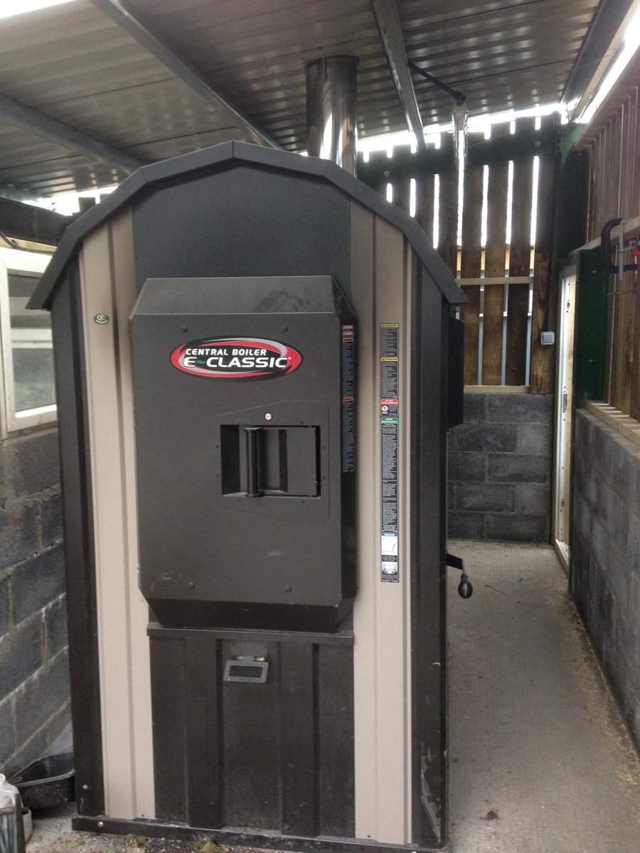 IEC_Connect's tweet photo. 88kW Central Boiler just installed near Llandydul, Ceredigion #biomass #central #log #boiler http://t.co/4EEVLy1W0Z