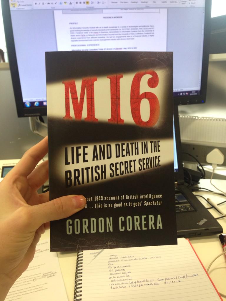 StephanieCrates's tweet photo. Secret Santa! Thailand beach reading MI6 http://t.co/D7rZb5t4VV