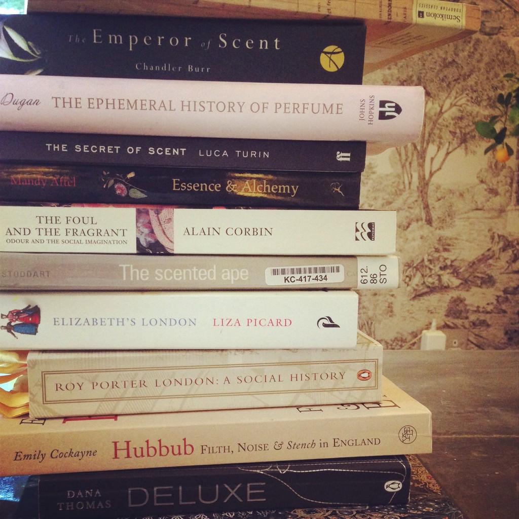 chloechiltonart's tweet image. 😩 #disertation #someonesaveme