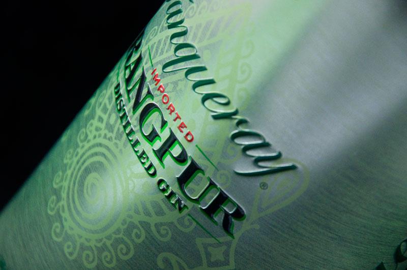 Ofiachs's tweet photo. !!! New !!! Tanqueray Rangpur Gin & Schweppes premium mixer tonic… #ofiach #mechelen #gintonic http://t.co/tNksLORxGT