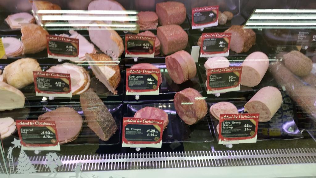 BabsD1972's tweet photo. @jonnymitch1983 @ArranRees87 @AndyWoolfenden @headcaseymike  Counters at barry ready for a busy day trading..... http://t.co/F4Yyb3rHAp