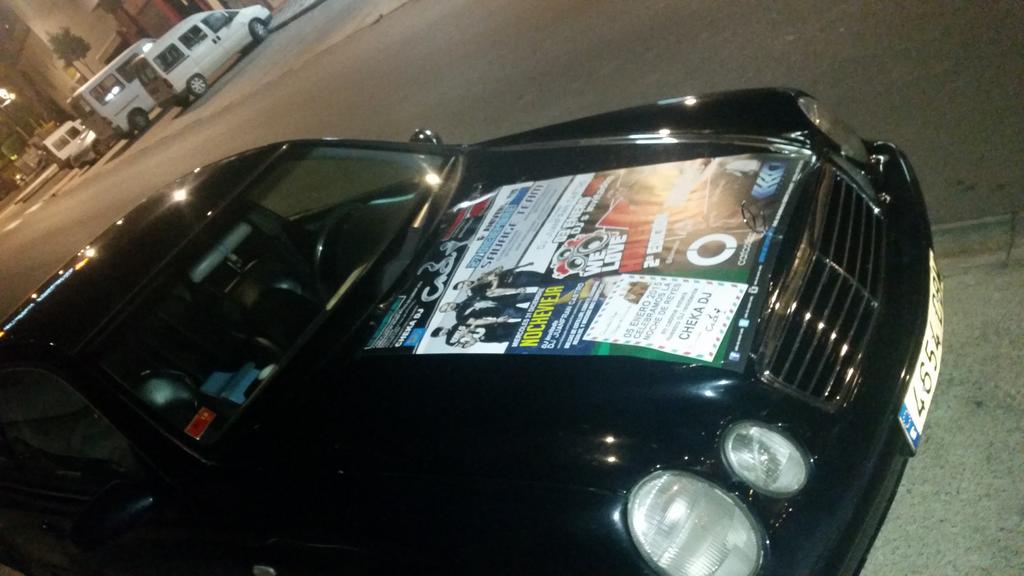 manucadiar's tweet photo. @Jesus4Manzano yeah!!! Publicidad nocturna jajajaja http://t.co/kdhS4EVa8E