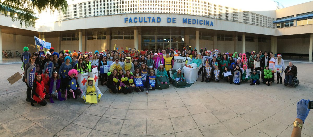 Rafael Ruiz Cruces (@ruizcruces) on Twitter photo El espíritu de MEDICINA... Felicidades a todos!!! comienza otra etapa de sus vidas. <a href="/Commalaga/">Médicos de Málaga | #medicosmalaga</a> <a href="/InfoUMA/">Universidad de Málaga</a> El espíritu de MEDICINA... Felicidades a todos!!! comienza otra etapa de sus vidas. <a href="/Commalaga/">Médicos de Málaga | #medicosmalaga</a> <a href="/InfoUMA/">Universidad de Málaga</a>