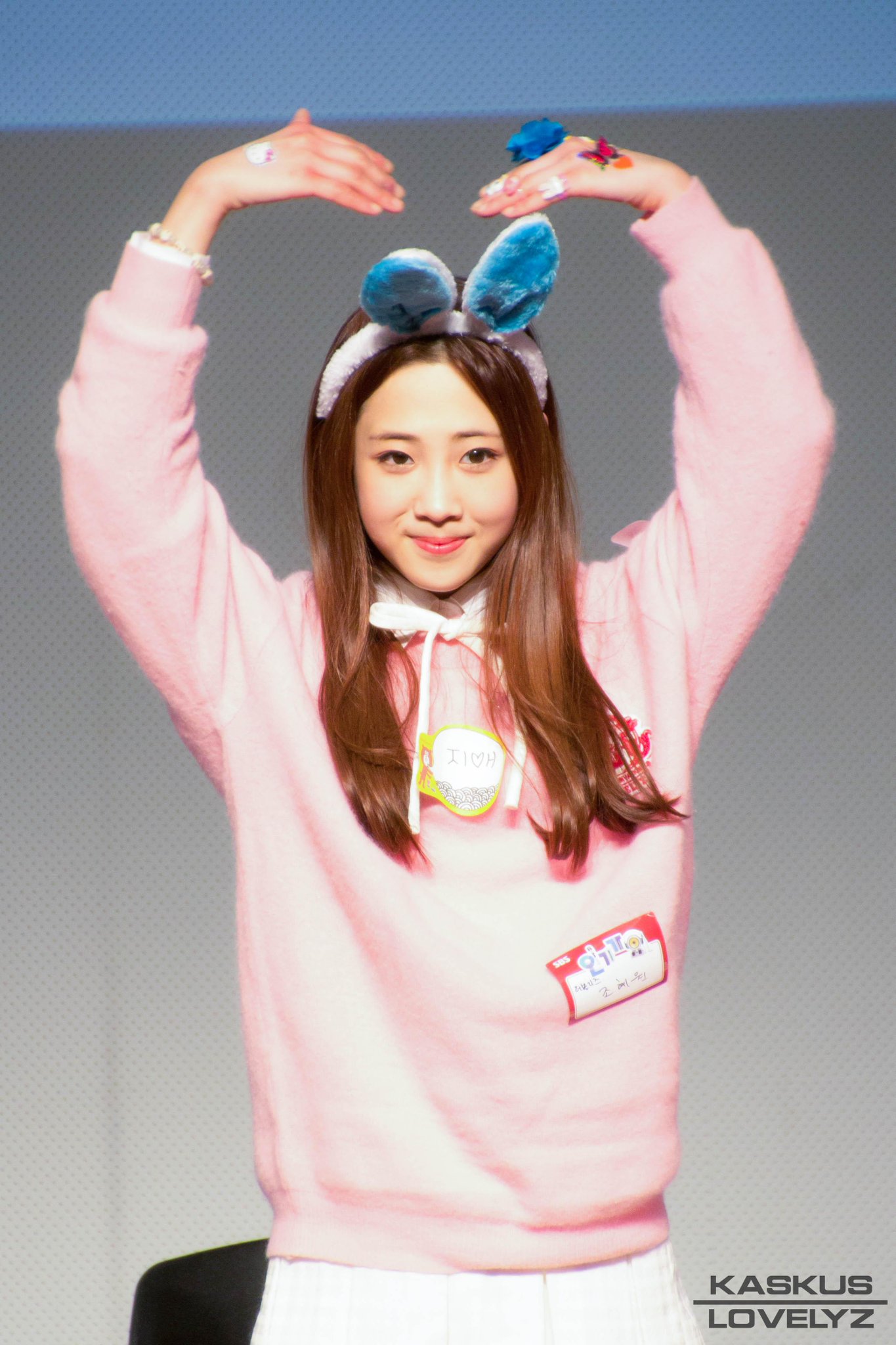 B5IrywwCYAErbCY.jpg:large