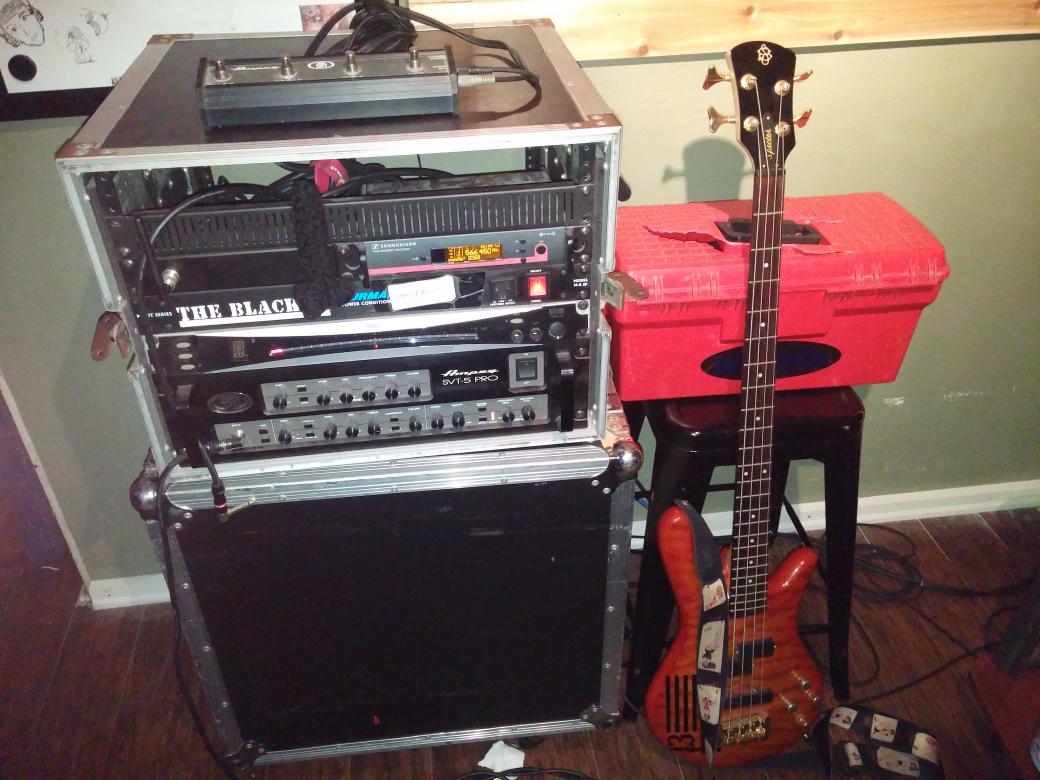 BScreamAtTheSky's tweet photo. #Spectorbass #TheBlack13 #Spectorofficial #Ampeg #BigBoyBassOfTB13 http://t.co/67BxxmOR3a