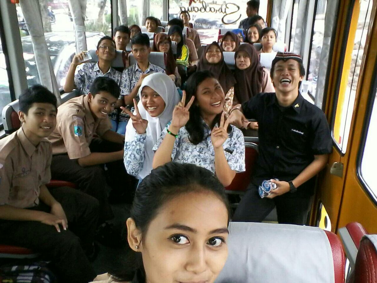 Serunya City Tour hari ini bersama Ning Qurrota dan Cak Andrew. A lot of fun @andrewhermwn