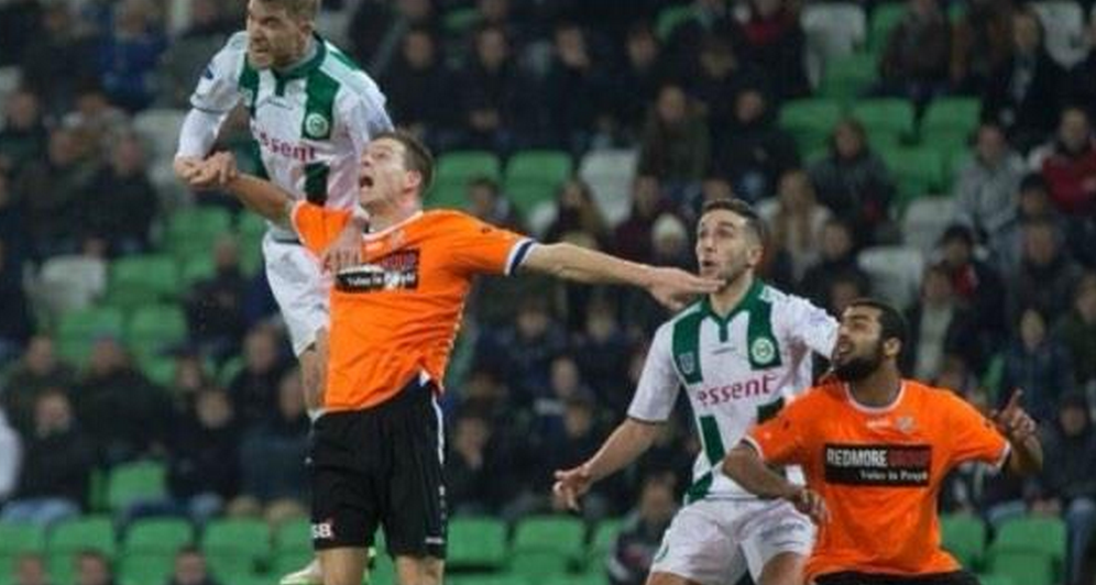 RedmoreGroup's tweet image. De #RedmoreGroup net een week in de lucht en nu al een vermelding op de shirts van @fcvolendam! #trots #FCVolendam