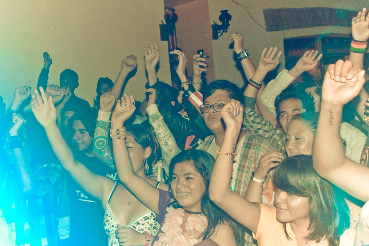 Tantos amigos chingones y gente que nos apoya no solamente como banda sino como compas