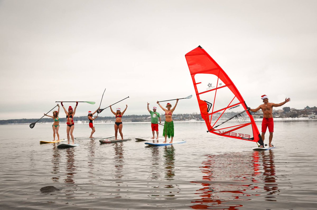 wndnwvs's tweet photo. Happy Holidays from our crew to you!  It's always summer @wndnwvs! @starboardsup @NaishRiders #BTV @supmagazine http://t.co/9ZOn9euki2