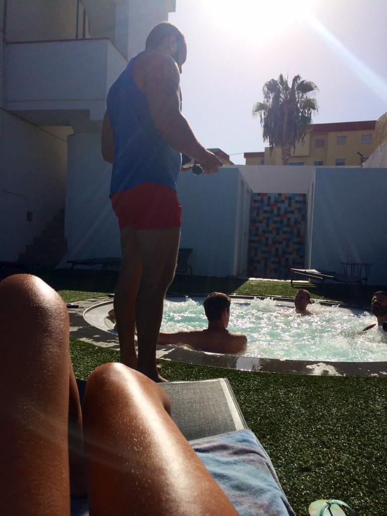 SamantaSainzXX's tweet photo. Q ganas tengo de estar así jejeje pero es Diciembre así que m tendré q conformar con otros planes... Jejeje kiss http://t.co/JRbD4GvotJ