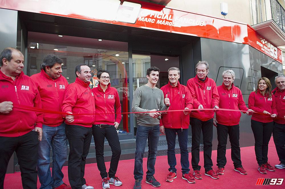 marcmarquez93's tweet photo. Una vez más el @OFCMarcMarquez me ha sorprendido. Muchas gracias! / One more time my Fan Club surprised me! Thanks 👏 http://t.co/aOXcKHj6G7