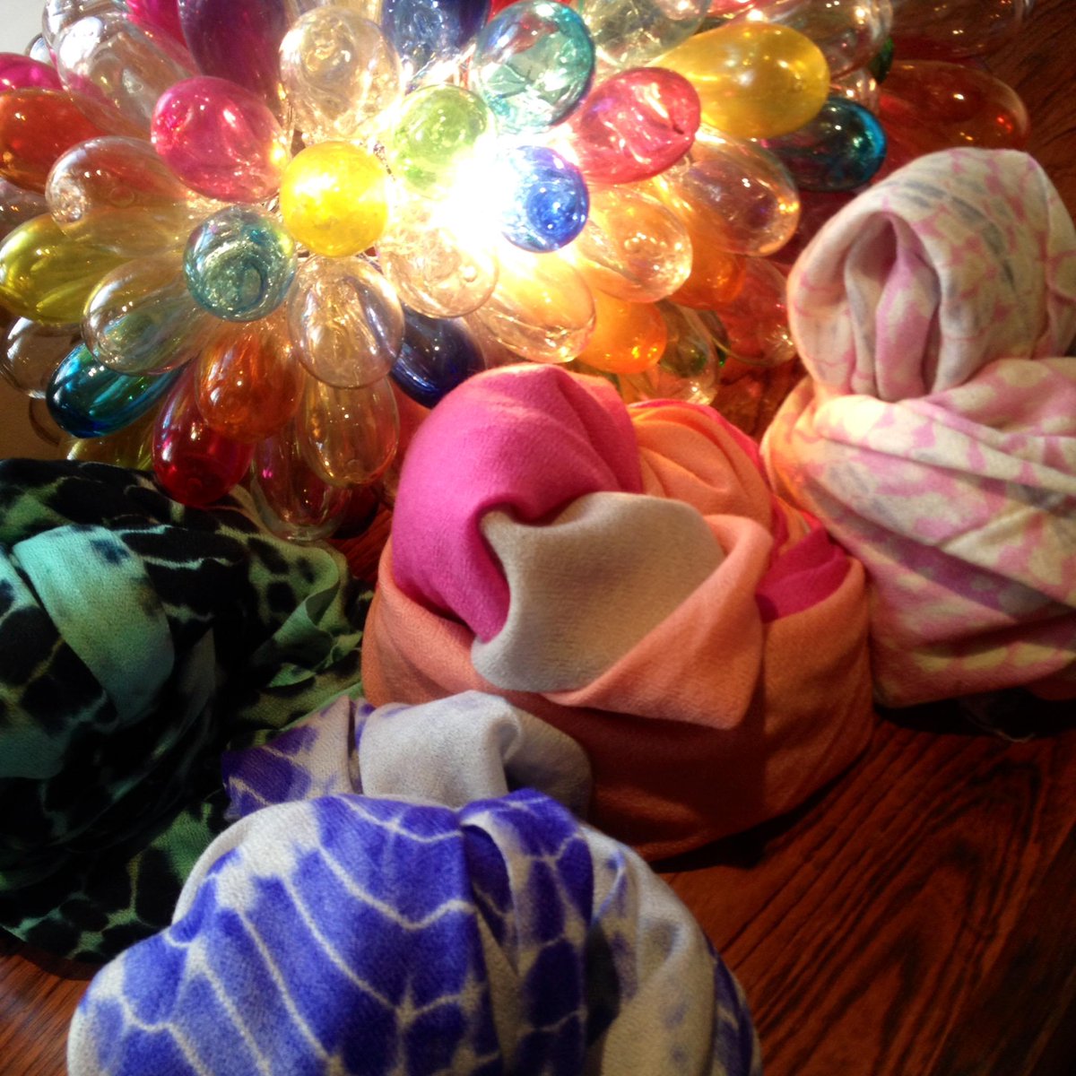 tinasparkle111's tweet photo. Have you got the #glitter bug? We have a #sale on our #scarves! http://t.co/UZhyunhGCc  Ends 19TH December. DM ME! http://t.co/oUPTMM4QLO