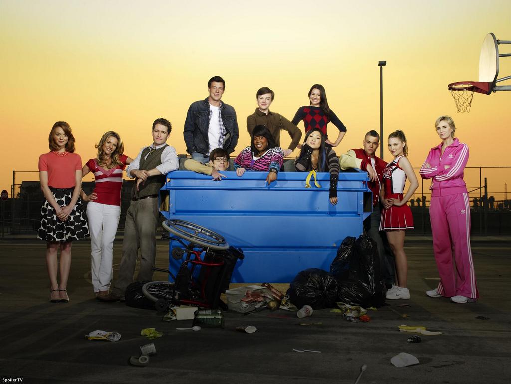 Seriescraze's tweet photo. Watched the #GleeSeason6 promo an dc I started to cry! I'm not ready for Glee to end! Remembering #Glee http://t.co/iunoR0OoPD