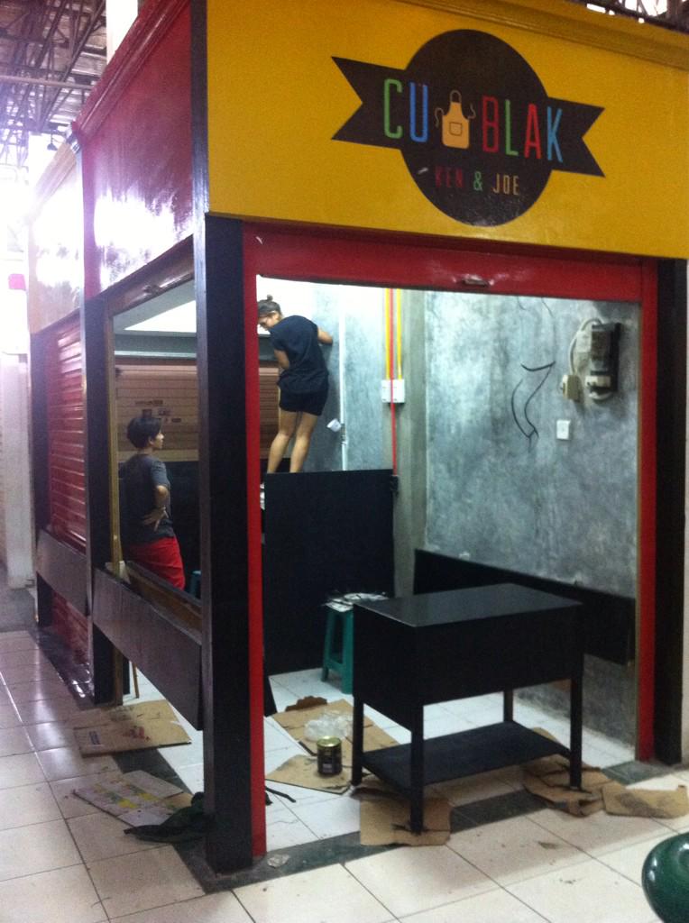 Lagi siap-siap nih..Segera buka!! Cc: <a href="/nasibakarmamang/">NasiBakarMamang</a> <a href="/iBunnnz/">IingKen A Rozandy</a> <a href="/TokoKetjil/">Jendral Ousen</a> <a href="/Nila146/">nila14</a> <a href="/noviemalingkas/">novie malingkas</a> <a href="/nuckyrozandy24/">Nucky Rozandy</a>