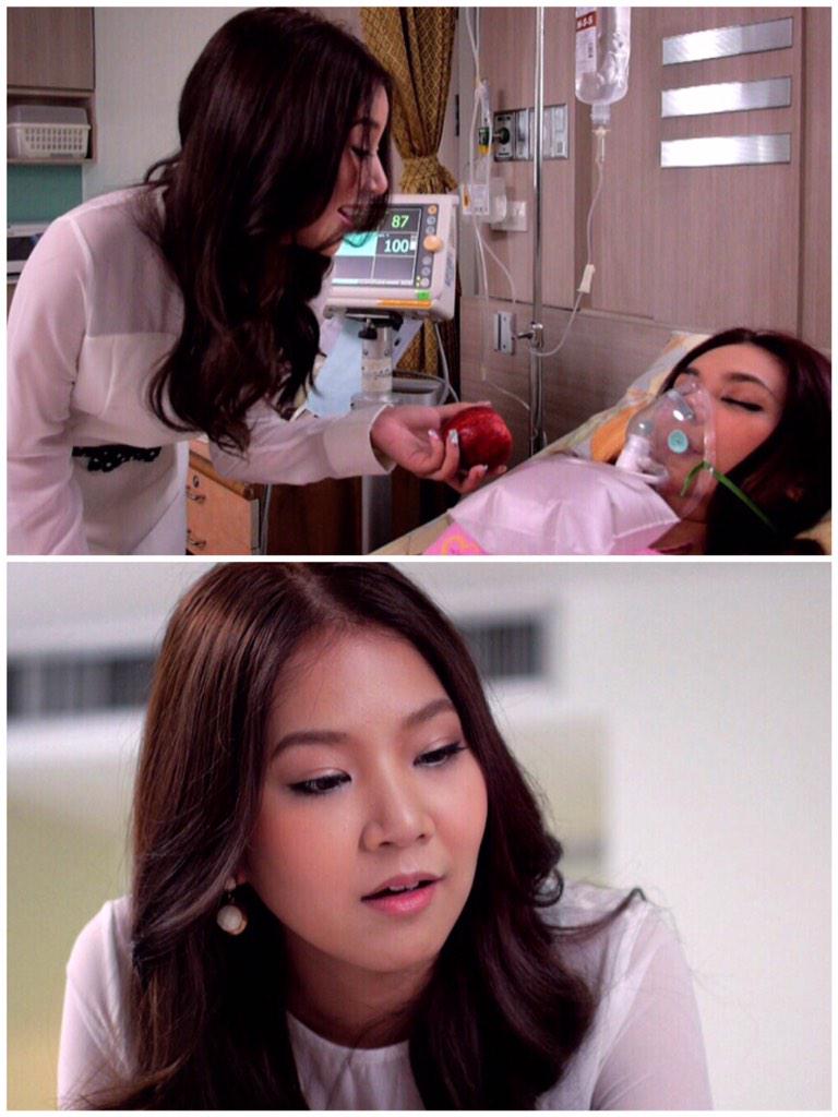 Sandytheseries's tweet photo. ฟ้าใส : แอปเปิ้ลไหมคะ? ..... อ่อ กิน ไม่ ได้ 😏 #True4U #sandytheseries http://t.co/rCvaYw1OOR