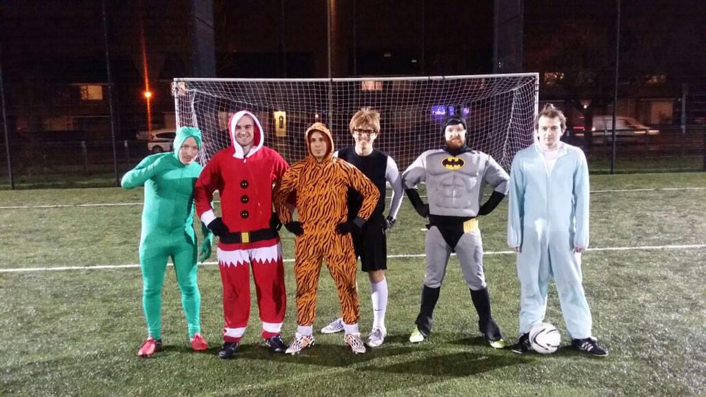 FC_Sundon's tweet photo. Football training like kings. #SpreadTheLove #fcsundon http://t.co/1NRmfgg00B