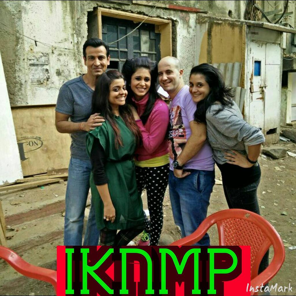 niveditabasu's tweet photo. 💗💗 @_IKNMP @RonitBoseRoy @KishwerM @ashwinmushran @justdevika @SonyTV missing  @PallaviKulk on the sets today😳 http://t.co/kIXd8RtWDP