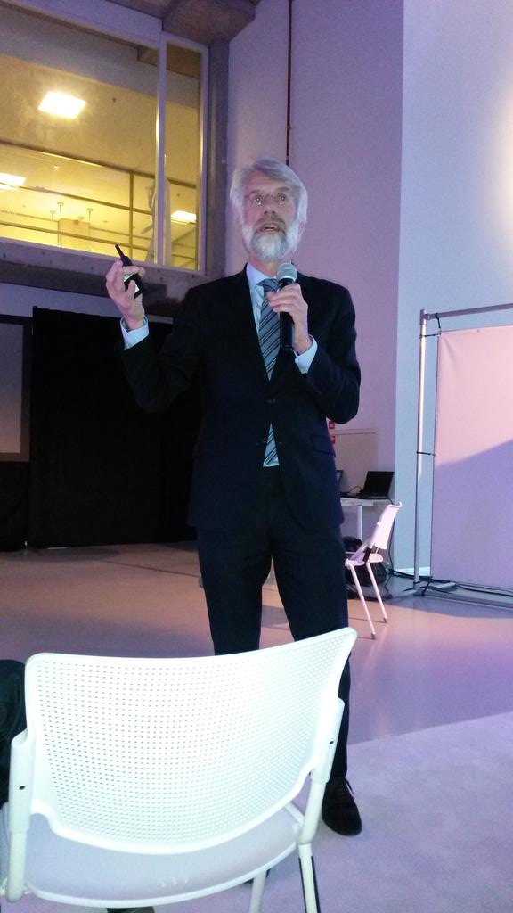 ehagelen's tweet image. Prof Scherder, zorgt voor opperbeste interactie nij #dynamischwerken