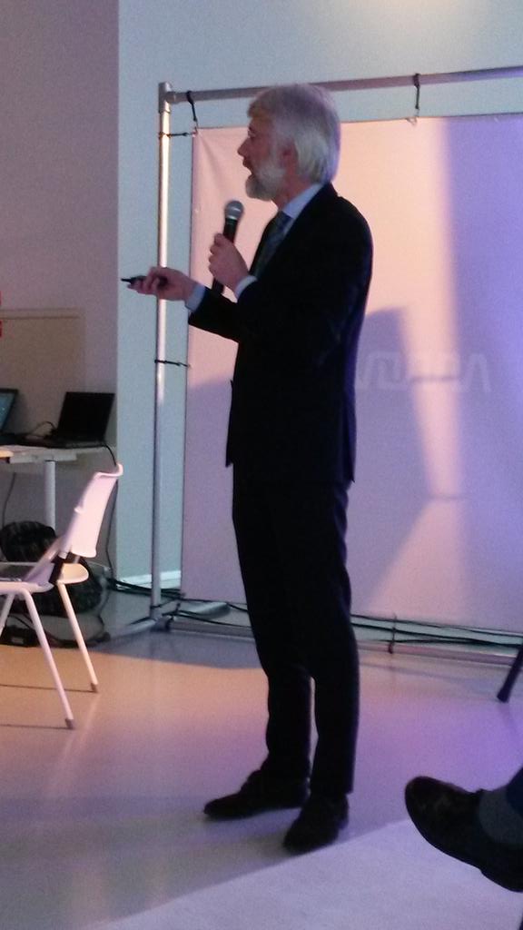 ehagelen's tweet image. Zonder inhibitie wordt het chaos en lastig leven...aldus prof. Scherder. #dynamischwerken