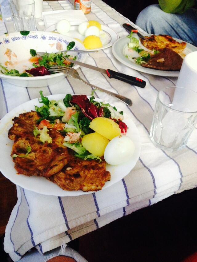 pardookaren's tweet photo. Mmmmmm q bien te alimentooo negro!! http://t.co/6oVakNEbra