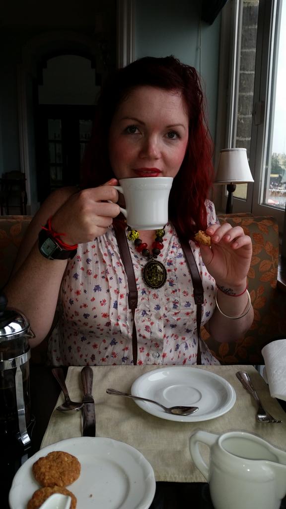 dmh258210's tweet image. #TBT Mumbai 2014 - Oh how I wish we were back in India. #cafeuniversal #ganeshchaturthi #erich #tajmahalhotel