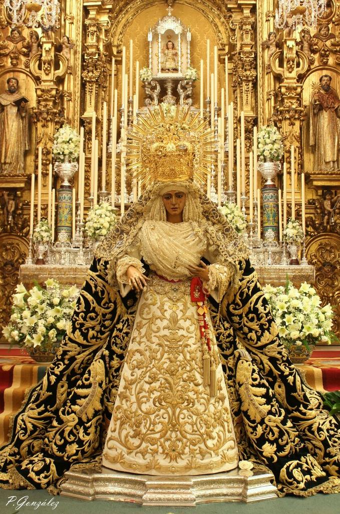 franciscoturi's tweet photo. 18 de Diciembre, hoy es día grande en Triana, hoy el es día de su Reina. http://t.co/BFPZVCsrAi