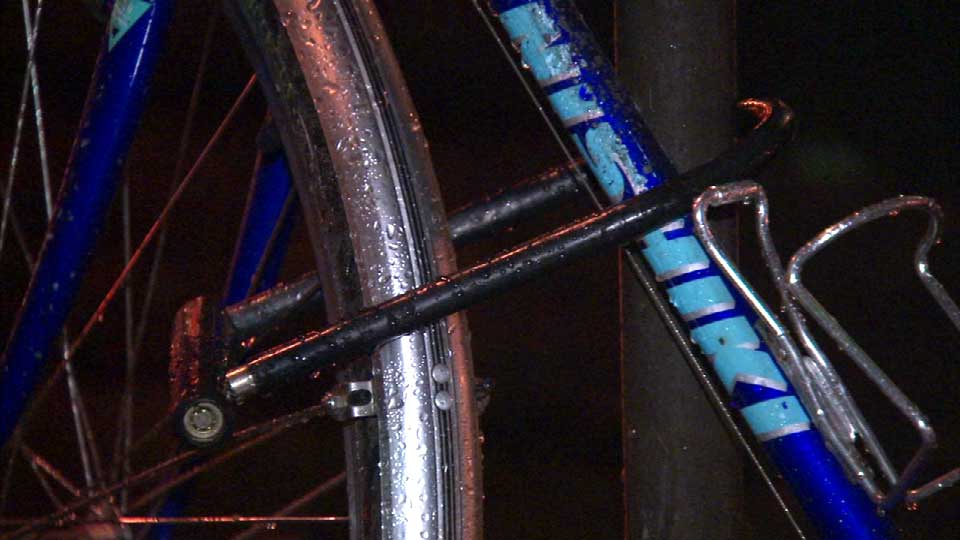 BikePortland's tweet photo. Boom  @fox12oregon: Report: Bike thefts cost Portlanders $2 million every year http://t.co/m00gixD9yb http://t.co/yW5keUy7Ld