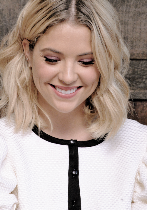 " you make me smile like the sun Happy Birthday Ashley Benson 