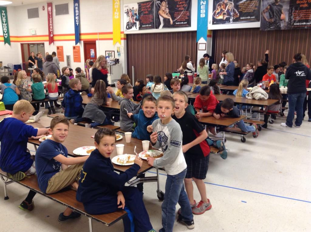 SunsetStallions's tweet photo. Our 3rd grade is enjoying a waffle breakfast before the Holiday Break! http://t.co/3rs2RVFIgu
