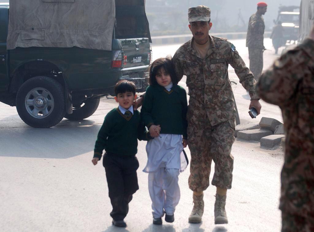 Eera_Azim's tweet photo. Salutes to our defenders.
#RespectForPakArmy 

#IShallRiseAndShine http://t.co/ezQJ7xtLpT