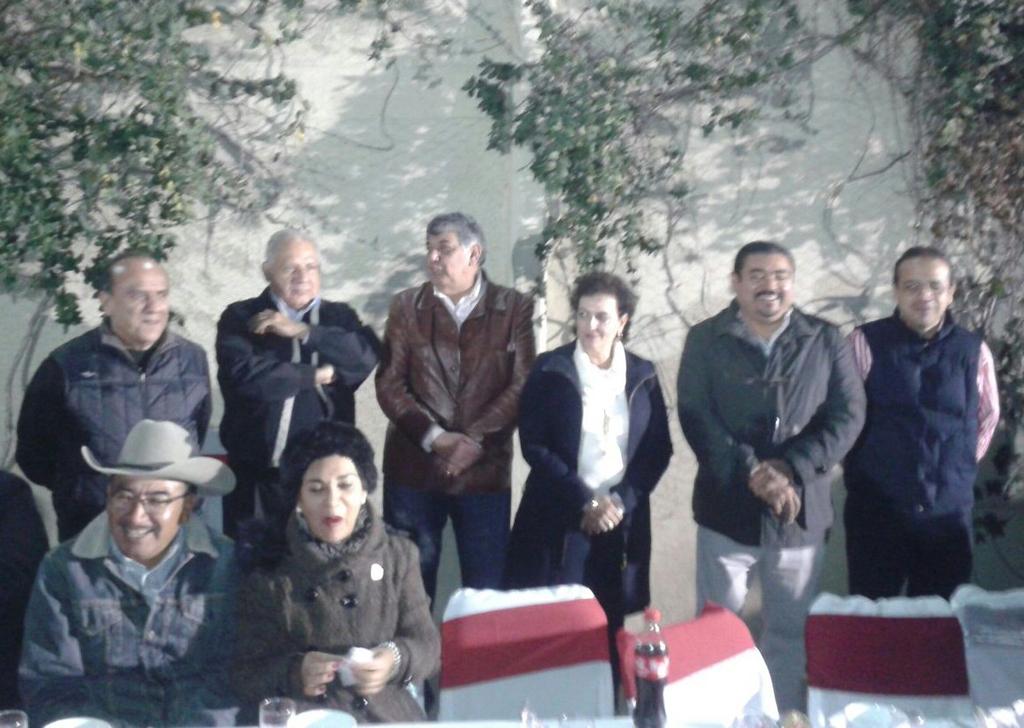 FOOJ_OAXACA's tweet photo. CTM Oaxaca presente en la Pre- Posada del PRI Oaxaca con grandes amigos, Diciembre 2014. @Mafud_PRI http://t.co/kYcyyJNmQl