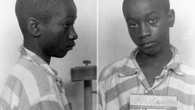 CNEWS's tweet photo. ▷▷▷ Exécuté à 14 ans, George J. Stinney Jr. vient d'être innocenté par un juge, 70 ans après
http://t.co/f8Hs2s6zCT http://t.co/pLAz5OFNF4