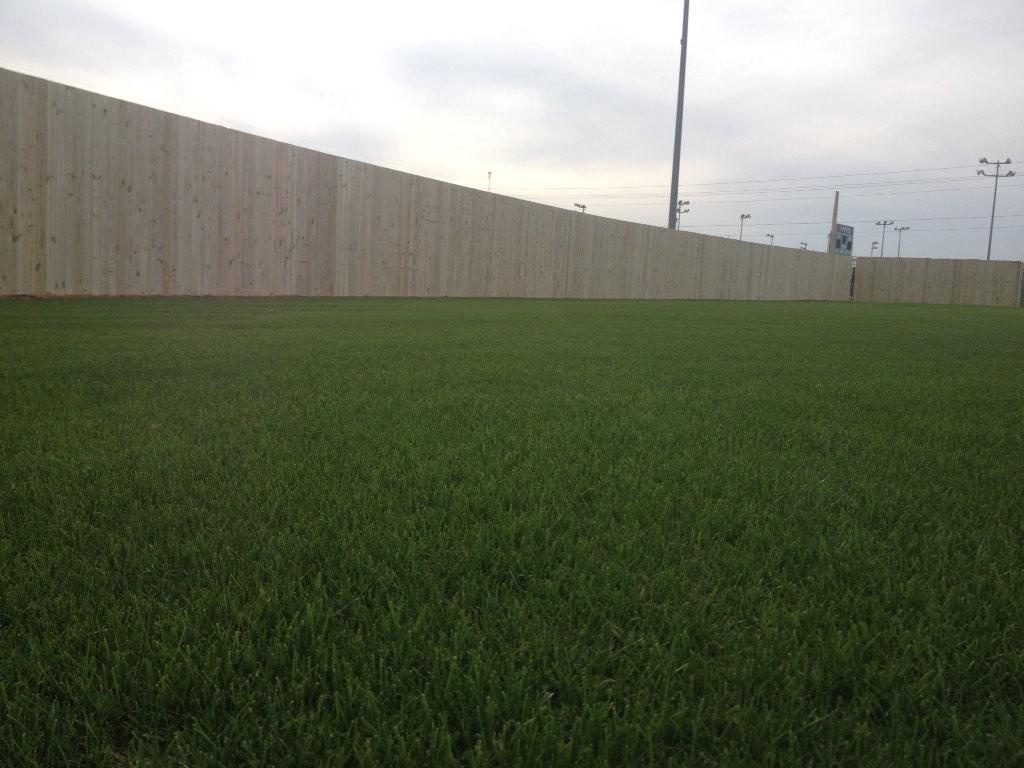BNAParkGrounds's tweet photo. Putting up a wood wall on Pony Field. Gonna be nice! http://t.co/8eHLKqCiUq