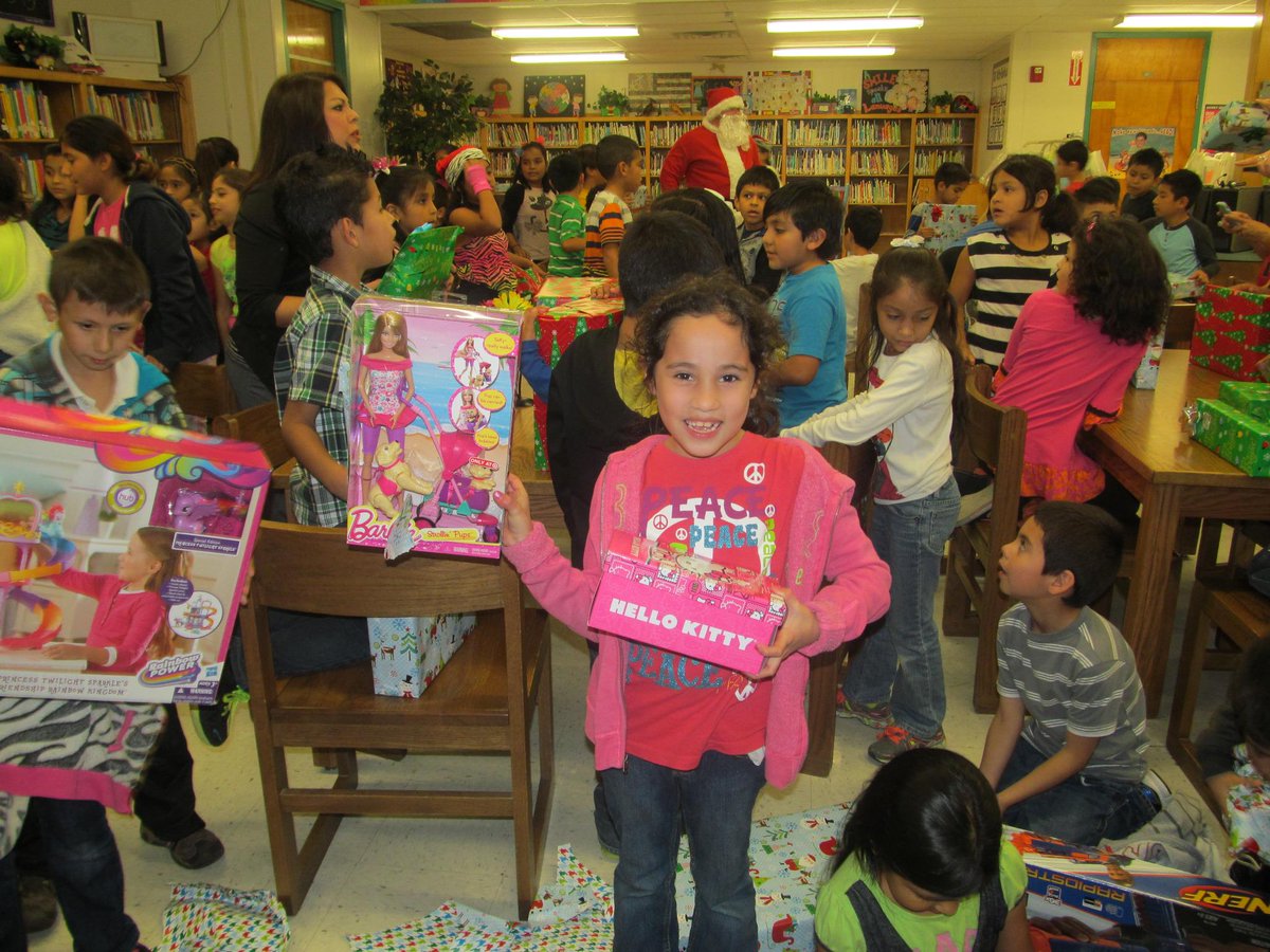 SeguinElem's tweet photo. Secret Santa @SeguinElem http://t.co/lGoPVrlyY3