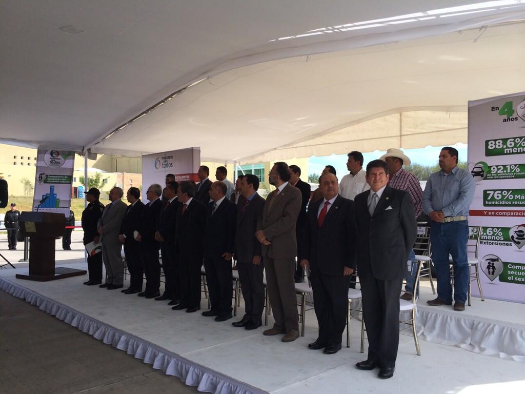 HebertoVara's tweet photo. Mis felicitaciones al Gral.Eduardo Bahena Pineda por su recién nombramiento como Sriode Seguridad Pública @GobAgs http://t.co/Ls3WAo6bUc