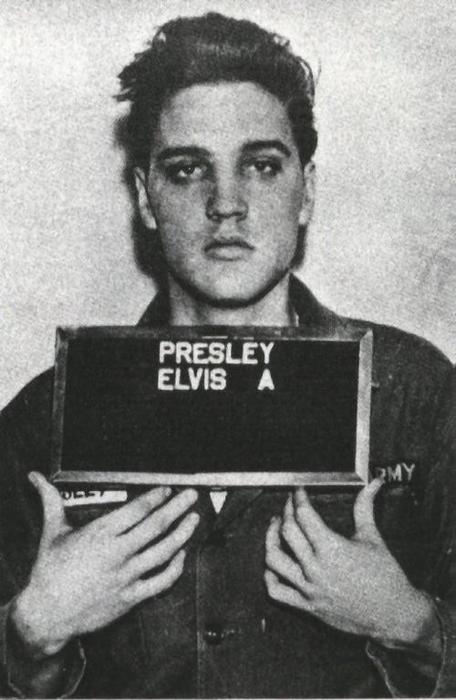 This is What Elvis Presley Looked Like  in 1956 