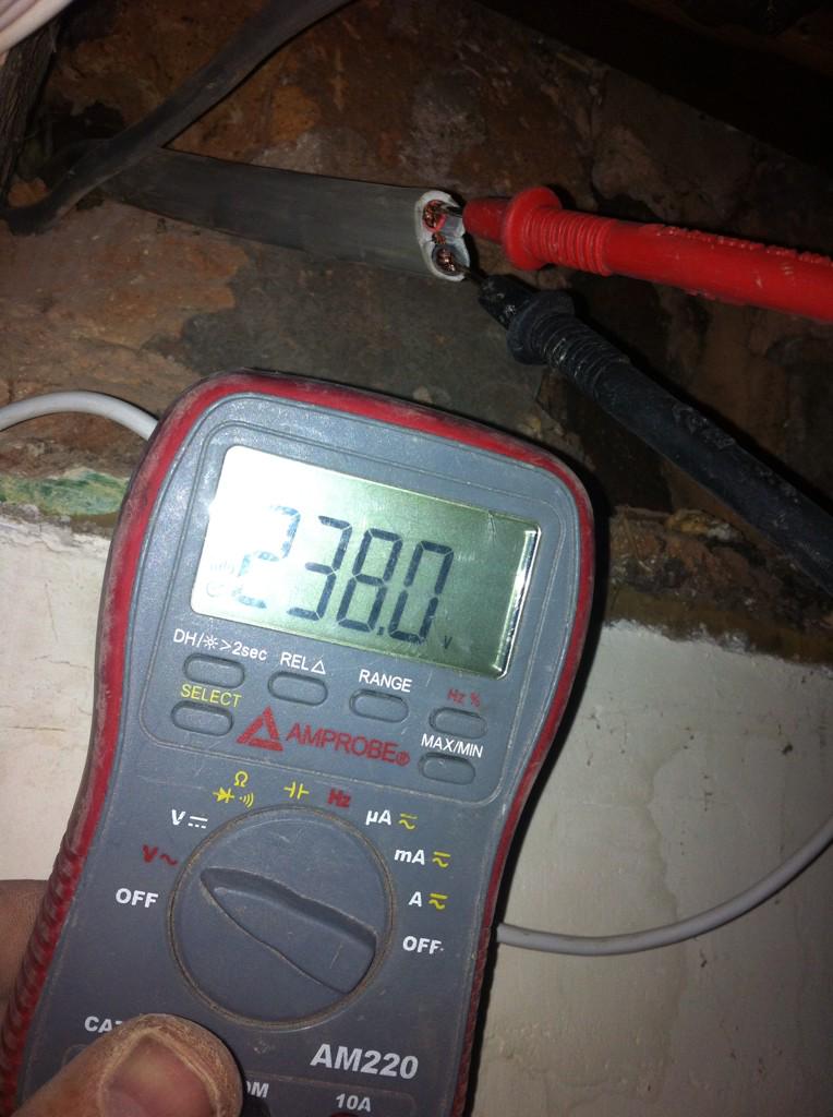 Following another rough electrician, live old cooker feed sticking out of the wall. <a href="/TrustMarkUK/">TrustMark</a> <a href="/officialNICEIC/">NICEIC</a>